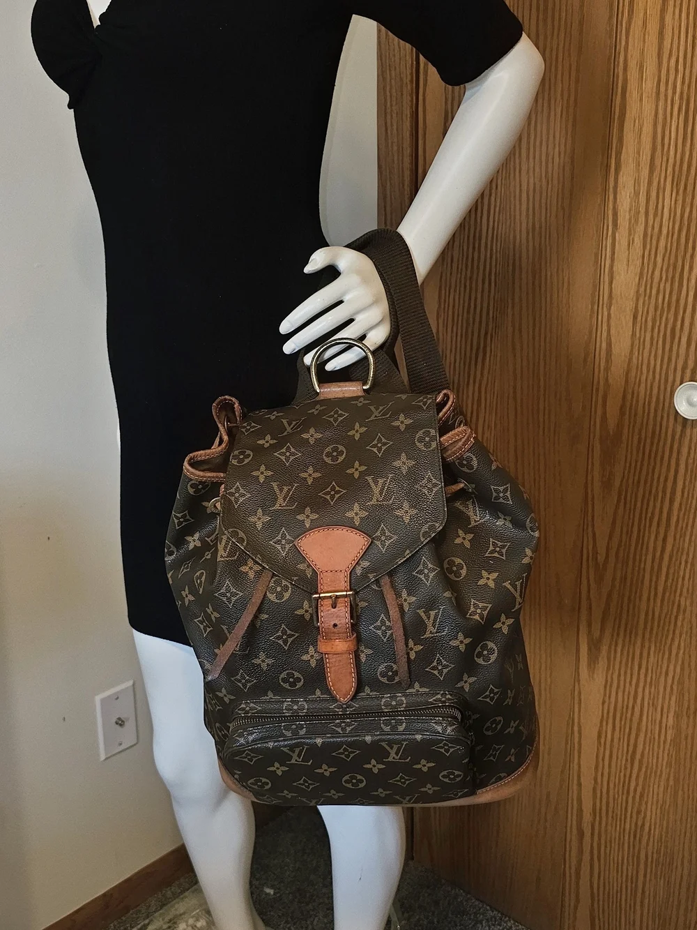 Louis Vuitton classic louis